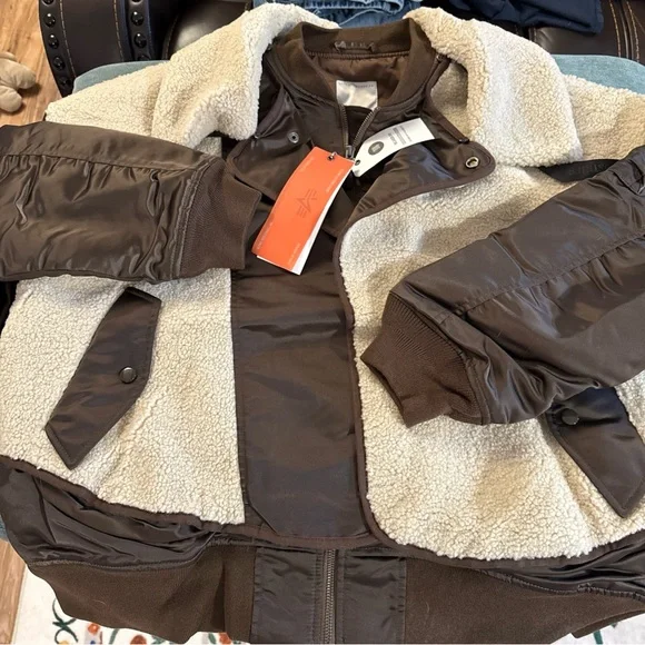 Alpha Industries Brown and Cream Bomber Jacket - Picture 7 of 15